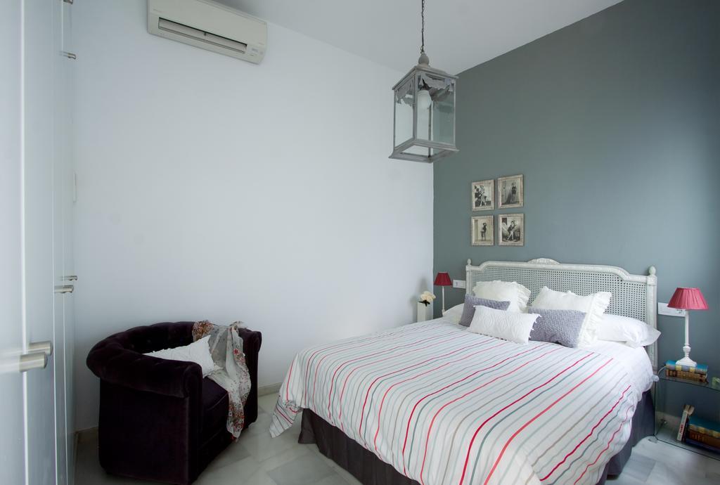 Apartamentos Plaza Pilatos เซบีญา ภายนอก รูปภาพ