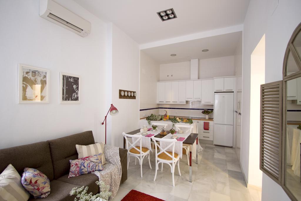 Apartamentos Plaza Pilatos เซบีญา ภายนอก รูปภาพ