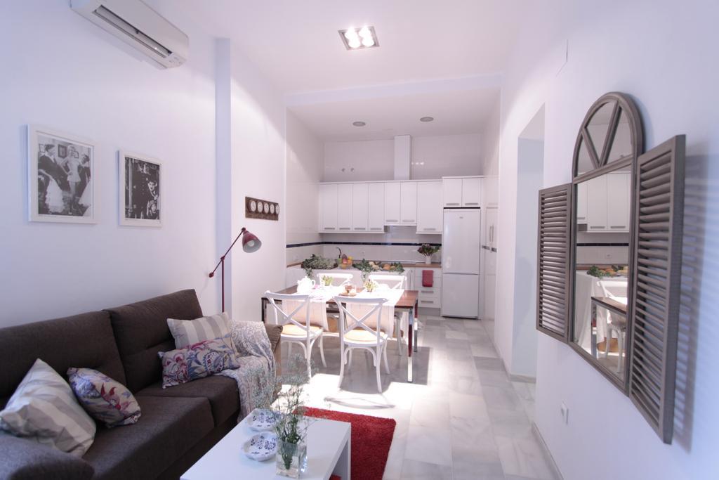 Apartamentos Plaza Pilatos เซบีญา ภายนอก รูปภาพ